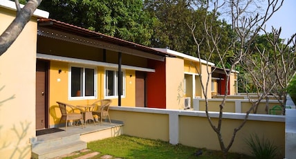 Aranya Nivas Lulung Room Type - Meadows Suite with Living Room and Private Backyard Aranya Nivas Lulung Room Type - Meadows Suite with Living Room and Private Backyard