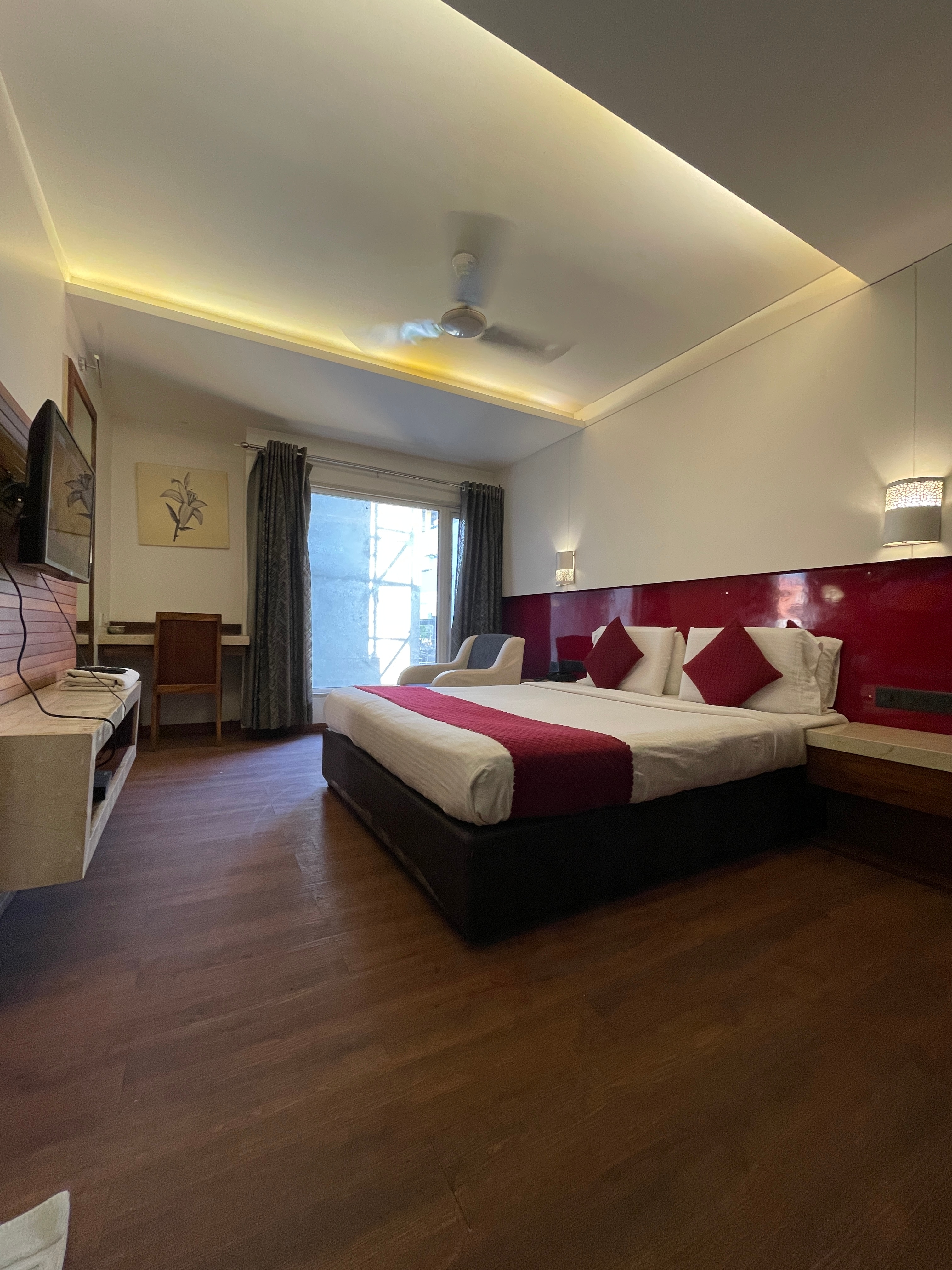 HOTEL SOLITAIRE VIJAY NAGAR BY LOTO PREMIER - Tap to explore photos