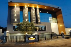 Hotel Tirupati Palace