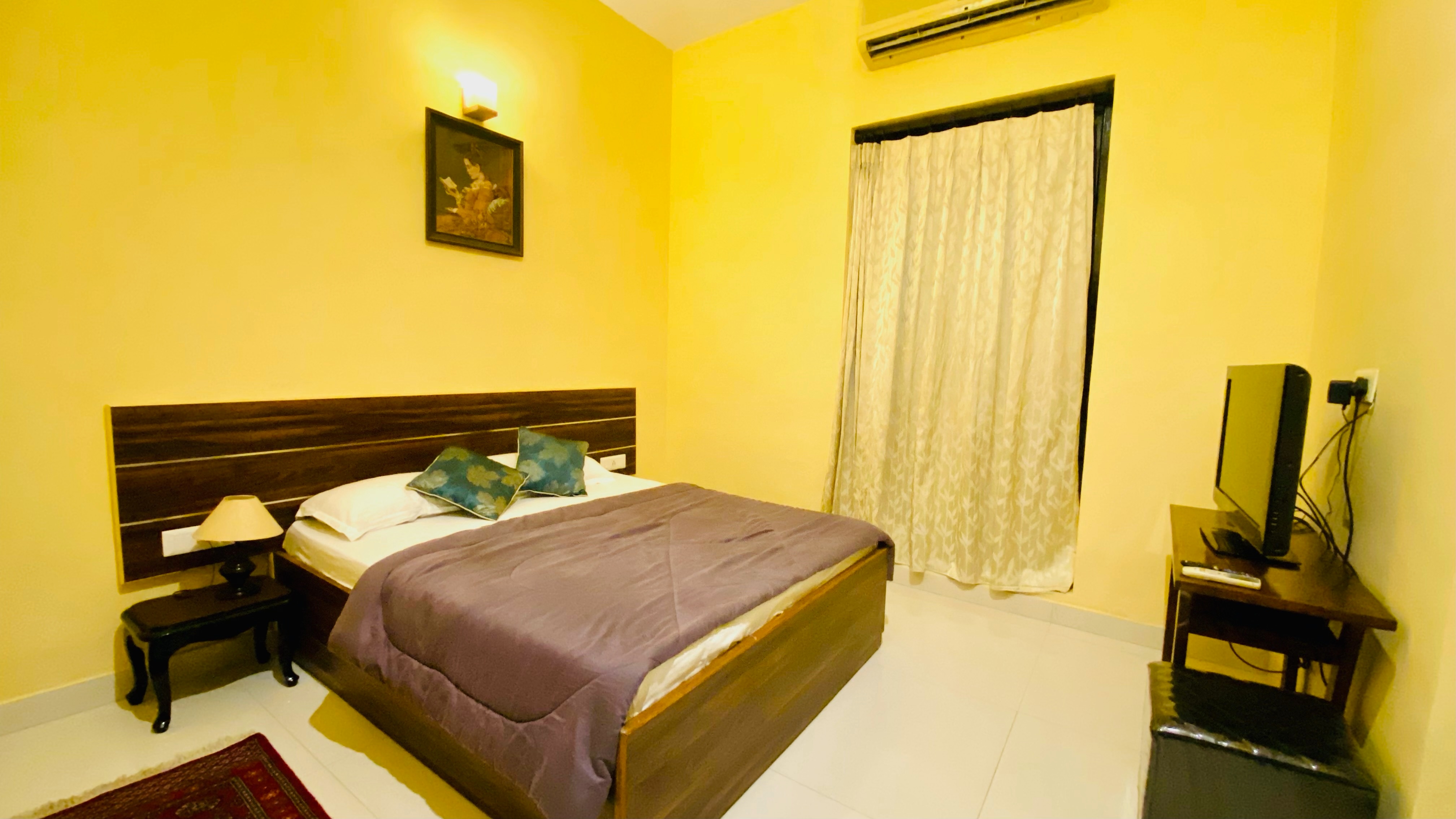 Spring Farmhouse - Tap to explore photos