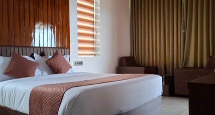 Merjins Paraiso Room Type - Deluxe Room with Mountain View