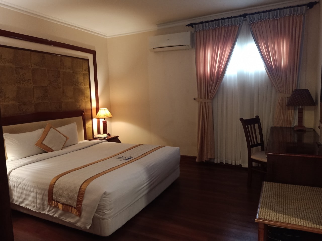 Palace Hotel Vung Tau - Tap to explore photos