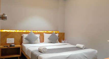 HOTEL OM Room Type - Hexa Double Room