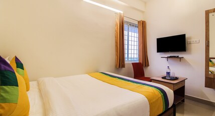 Itsy Hotels Riyas Grand Room Type - Standard Room