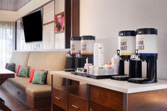 Hampton Inn & Suites-Atlanta Airport North-I-85