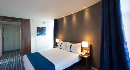 Holiday Inn Express Lisbon, Av. Liberdade Room Type - 1 Double Standard Single Sofa Bed with Free Breakfast