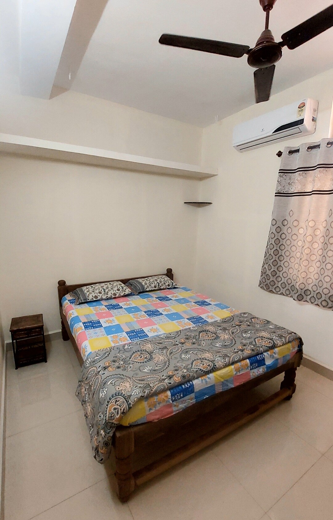 Shri Vinayaka Krupa Guest House - Tap to explore photos