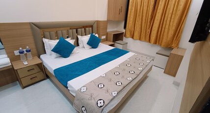 Hotel Shree Krishna Room Type - Deluxe Double Room