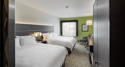 Holiday Inn Express Hotel & Suites Yuma Room Type - 2 Queen Standard Communications Mobility Accessible