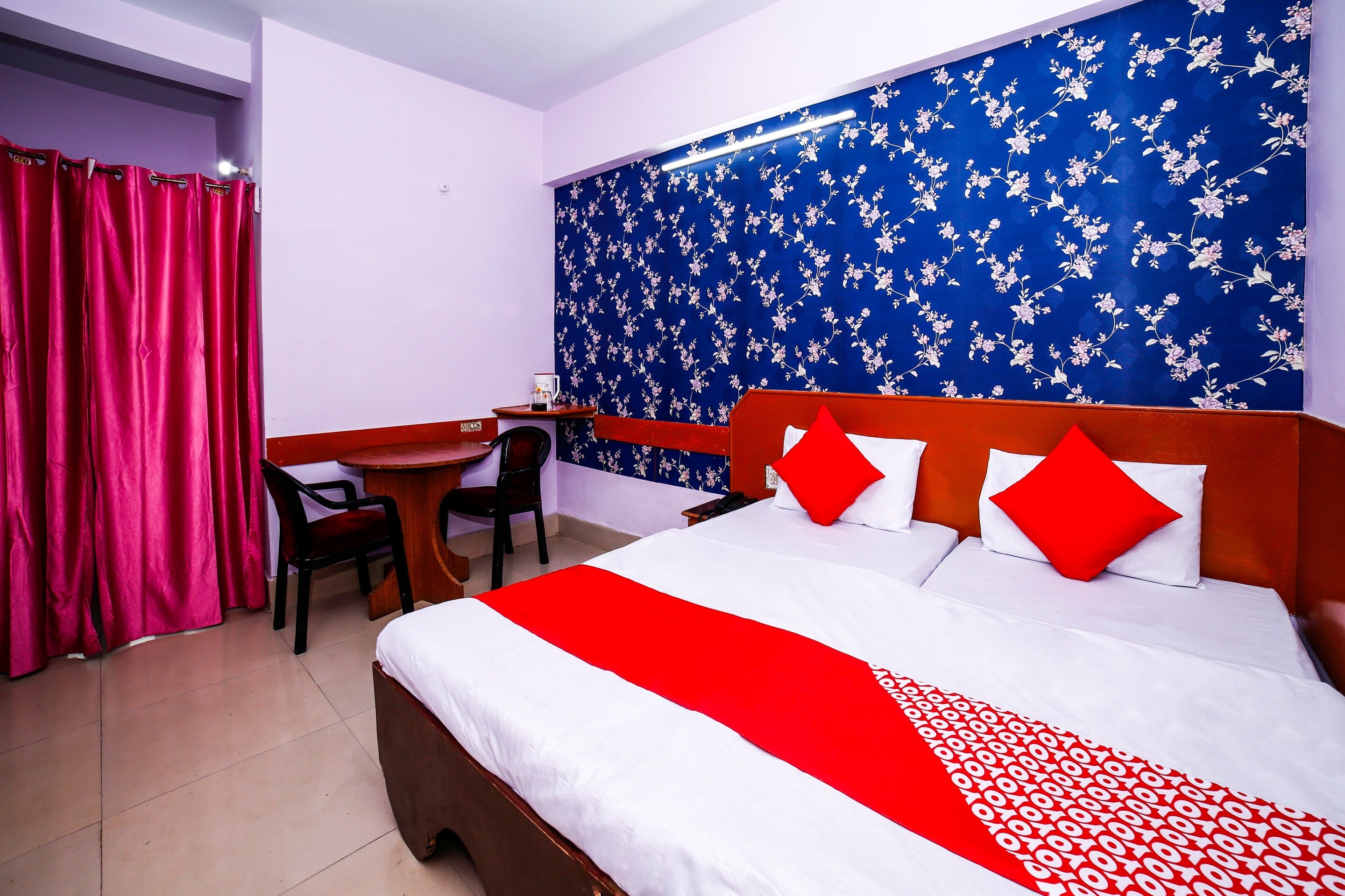 Tourist Hotel - Tap to explore photos