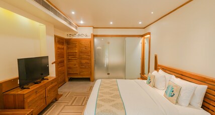 Bellmont Caves Resort and Spa, Corbett Room Type - Family King Cave with Private Garden and Jacuzzi