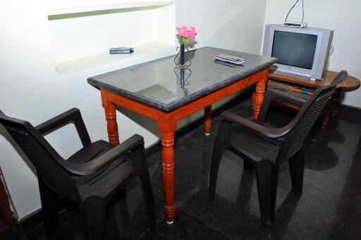 Srinivasa Homestay - Tap to explore photos