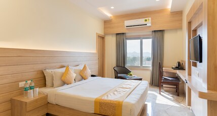 Hotel Lilichham Room Type - Superior Deluxe King Room
