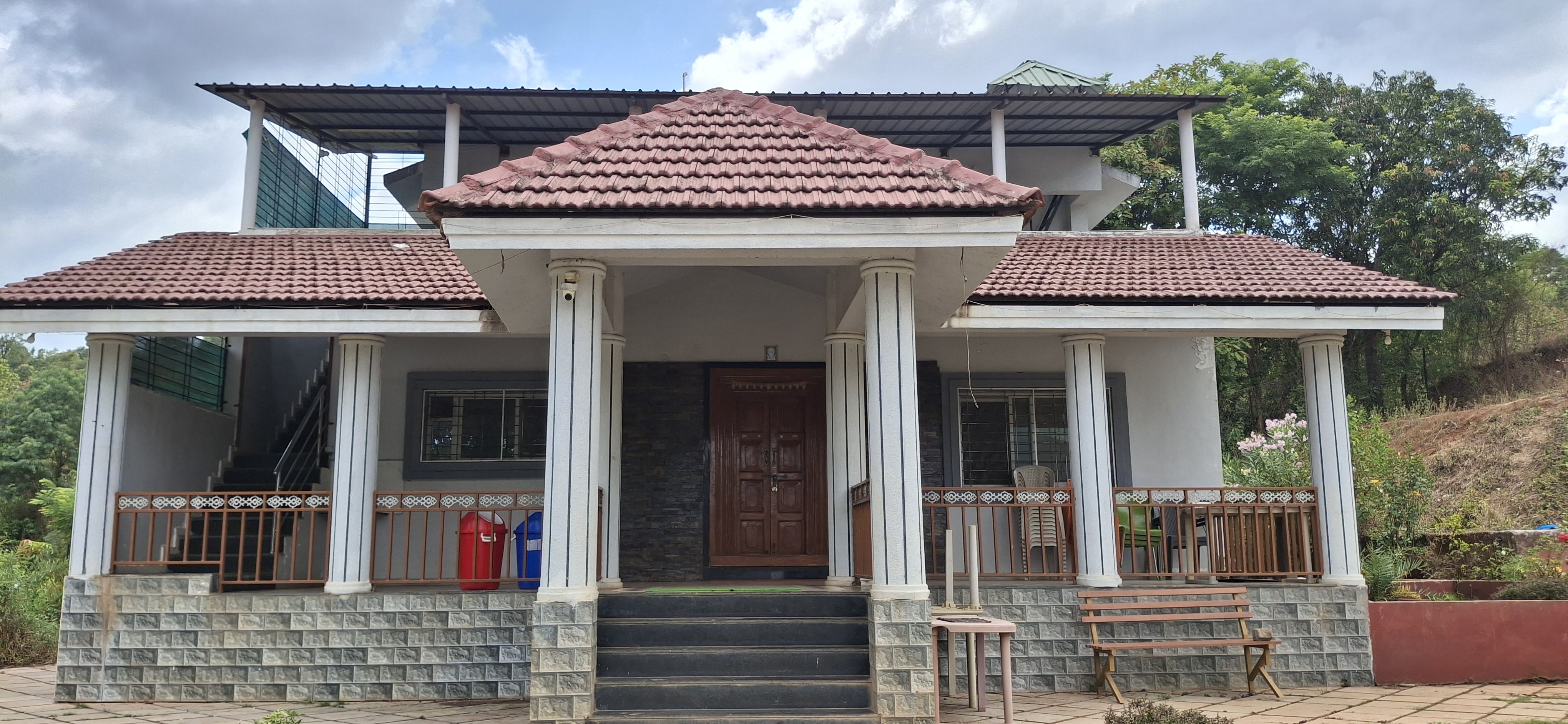 Mulshi Green Valley Villa - Tap to explore photos