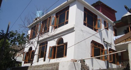 Grand Paradise Guest House Room Type - Deluxe Room