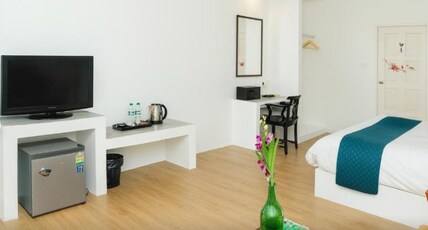 Chic Boutique Hotel Patong Room Type - Superior City Room