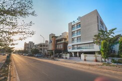 Palm Stay - Studios & Rooms