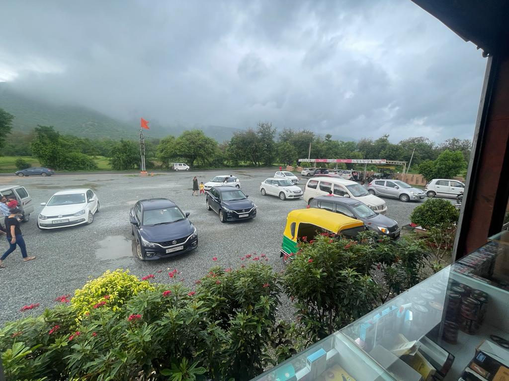 HOTEL NAVJIVAN AND GUEST HOUSE - Tap to explore photos