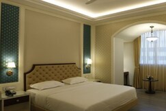 Maxus Hotel