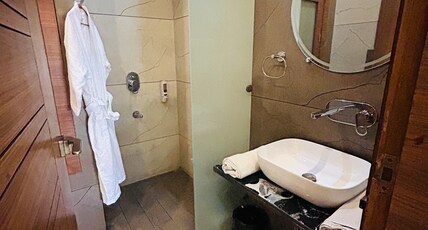 POOJA O DINE Room Type - Classic Room