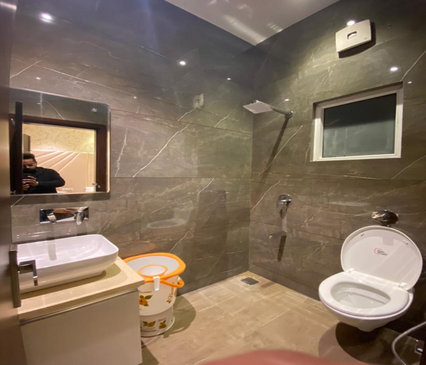 Blossom Inn 400m from Golden Temple - Tap to explore photos