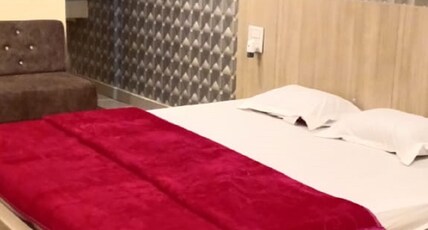 Hotel Pearl Inn Room Type - Deluxe Non AC room