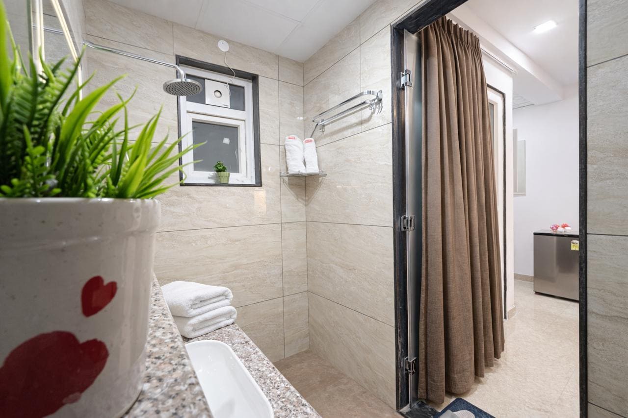 Instay Luxury Studio Service Apartment S51A - Tap to explore photos