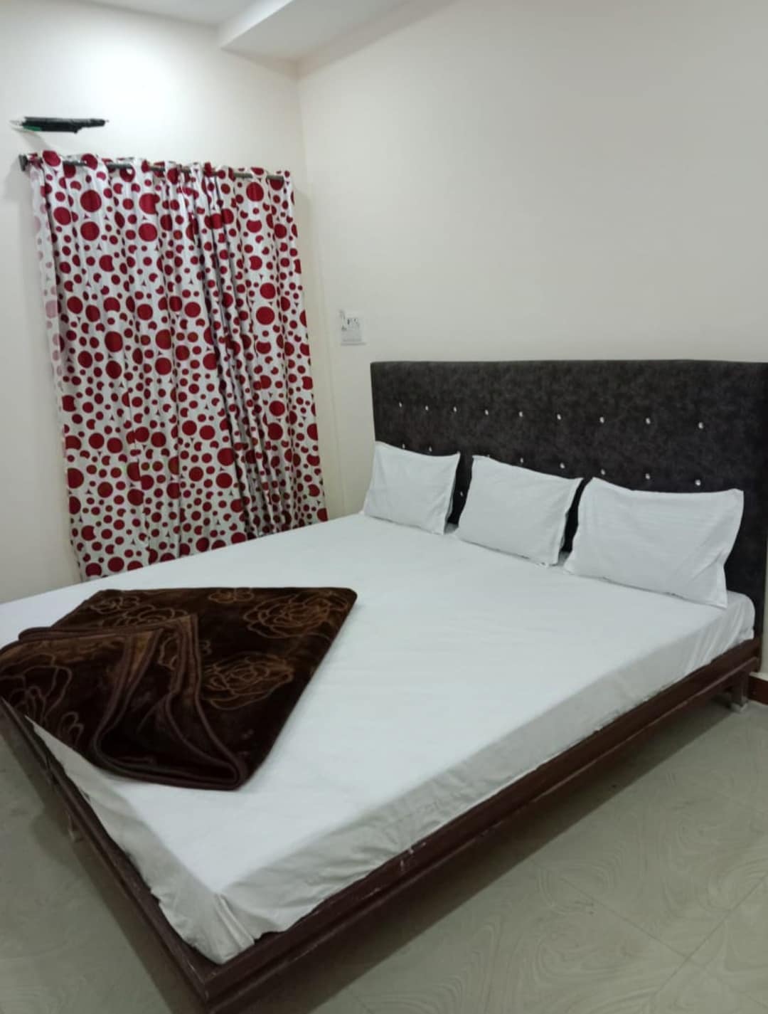 Hotel kesari - Tap to explore photos