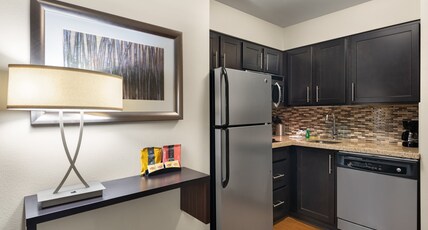 Staybridge Suites MIDVALE Room Type - 1 King Bed Studio Suite Mobil Access Tub