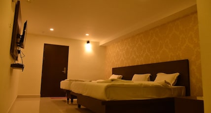 Silver Suite Apartment | Rooms & Guided Treks Room Type - Executive 3 Bed Suite Room Silver Suite Apartment | Rooms & Guided Treks Room Type - Executive 3 Bed Suite Room