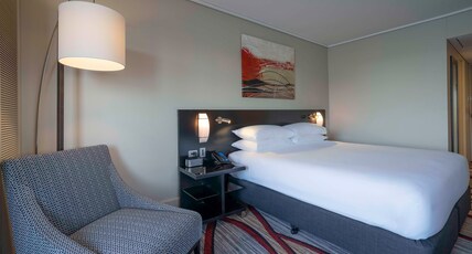 Hilton Cairns Room Type - KING CORNER ROOM