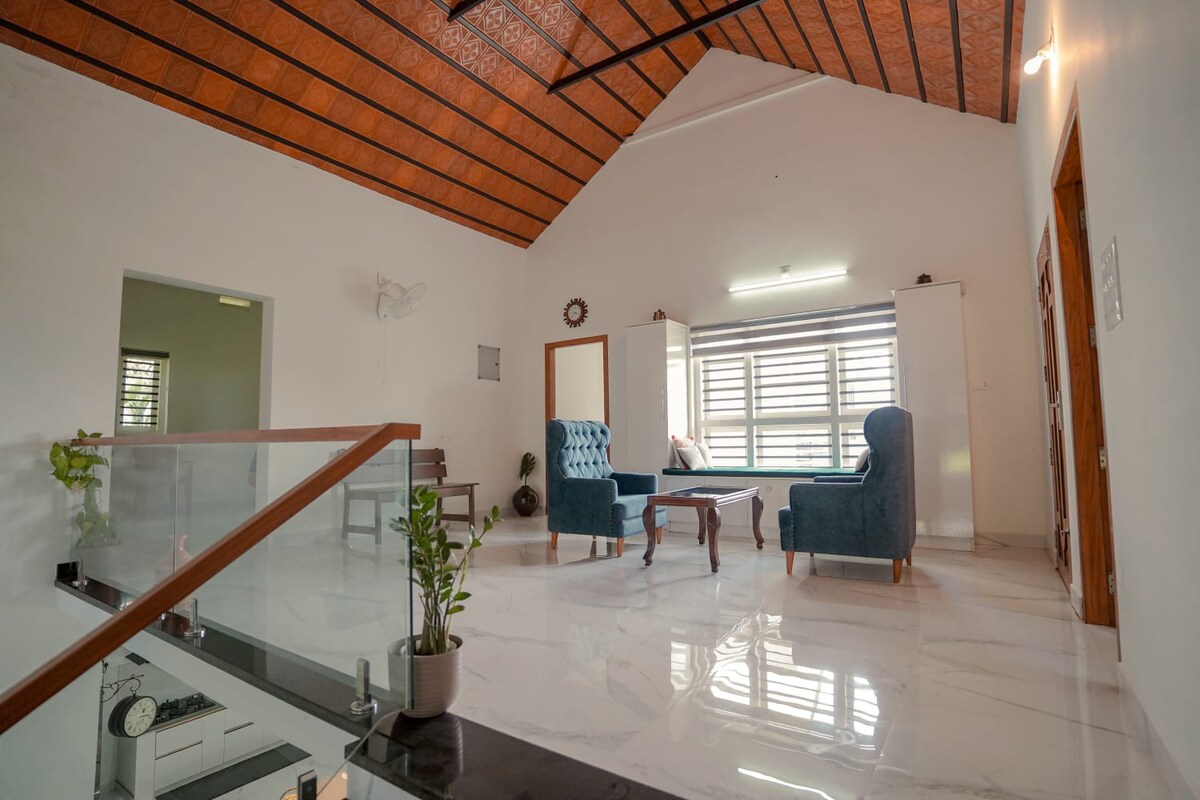 Shangri La Homestay - Tap to explore photos