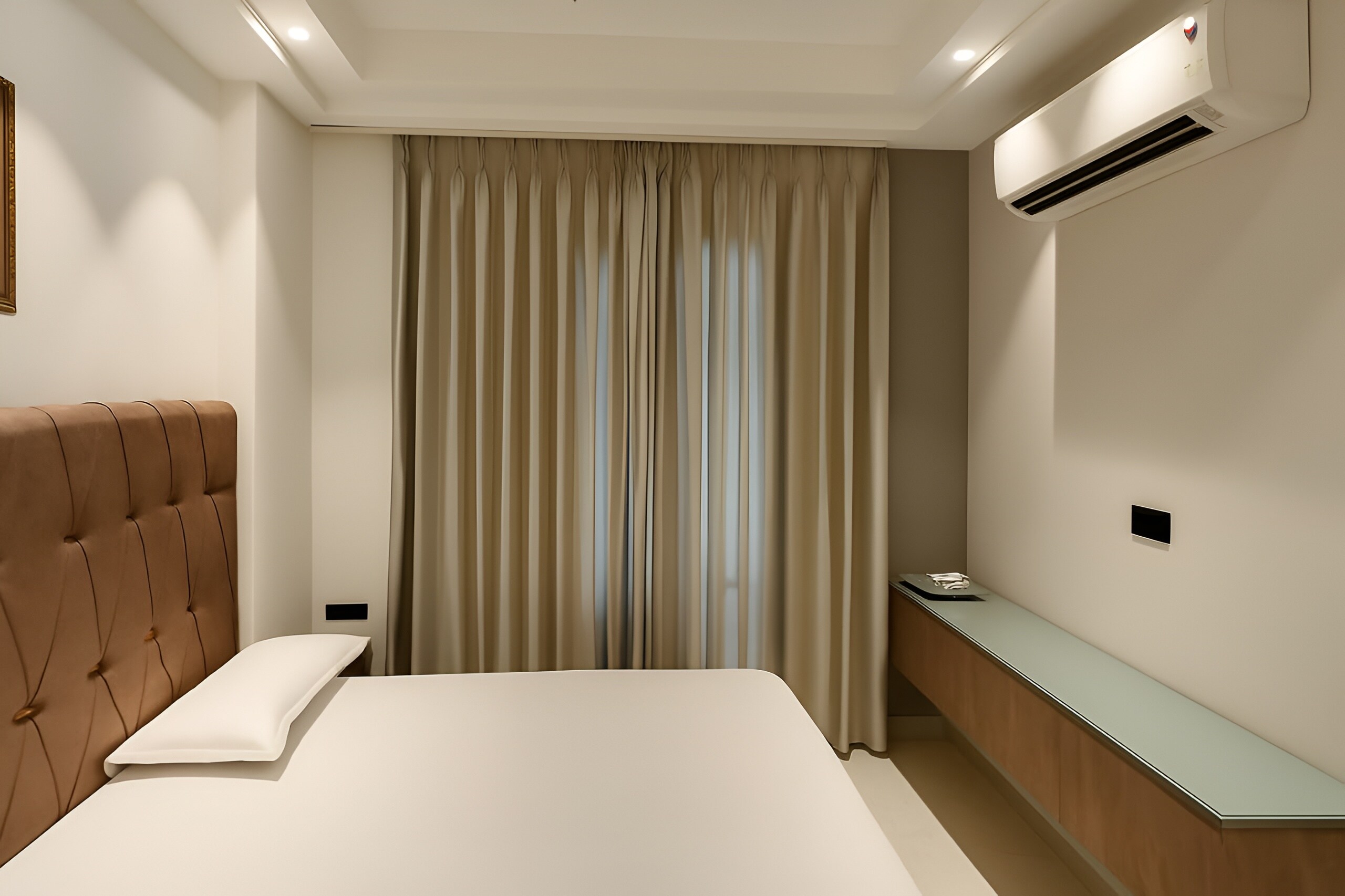 Let'stay DLF Phase-1 Gurugram - Tap to explore photos