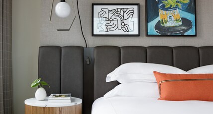 Kimpton HARPER HOTEL, an IHG hotel Room Type - 1 King Mobility Accessible Roll In Shower