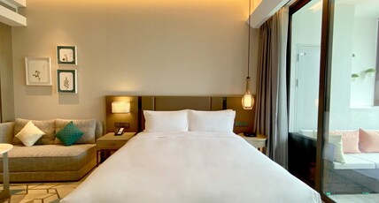 Holiday Inn Resort MAOSHAN HOT-SPRING Room Type - 1 King Bed Standard Lake View