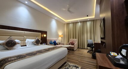 Enrise By Sayaji Kalaburagi Room Type - Deluxe Room