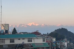 Mall Vistaa Homestay