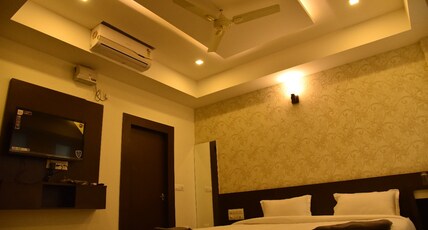 Silver Suite Apartment | Rooms & Guided Treks Room Type - Executive Suite Room