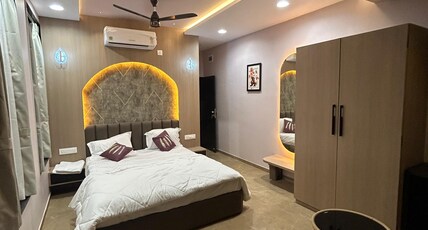 Shourya Resort &lawn Room Type - Queen Room 1