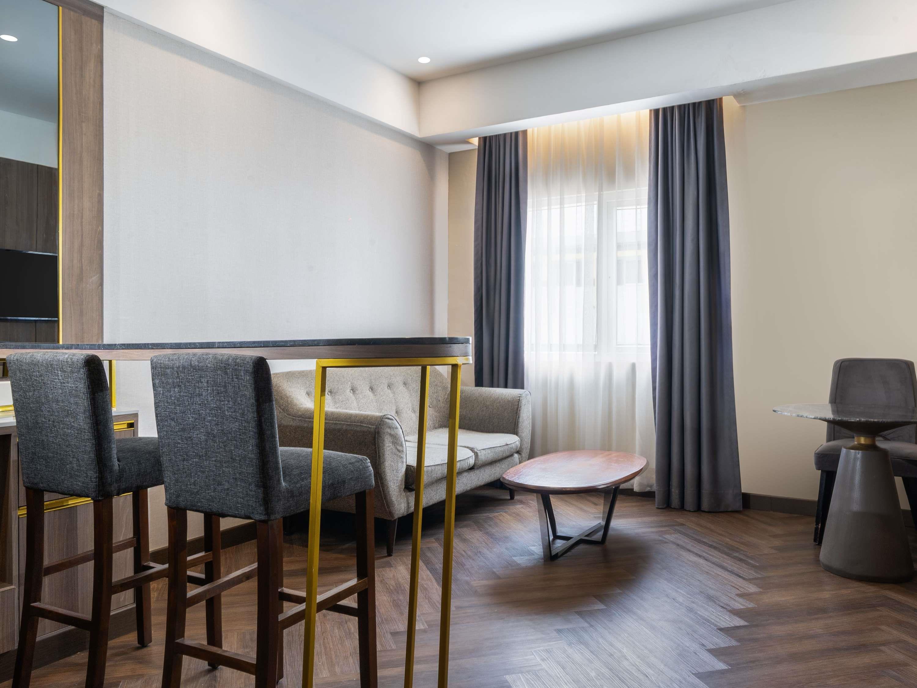 Mercure Jayapura - Tap to explore photos