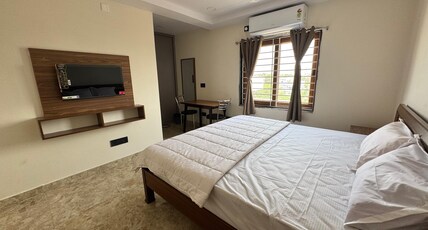 HOTEL MADHAVA RESIDENCY Room Type - deluxe 1