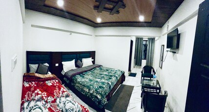Hotel mahadev badrinath ji Room Type - Triple 107