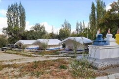Apple Cottage | Tents & Wi-Fi