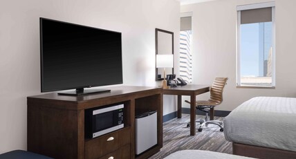 Hampton Inn & Suites Denver Downtown-Convention Center Room Type - 2 QUEENS CITYVIEW  NS