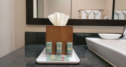 Best Western Bishop Lodge Room Type - 2 Queen Beds, Non-Smoking, High Speed Internet Access, Microwave, Refrigerator, Continental Breakfas Best Western Bishop Lodge Room Type - 2 Queen Beds, Non-Smoking, High Speed Internet Access, Microwave, Refrigerator, Continental Breakfas