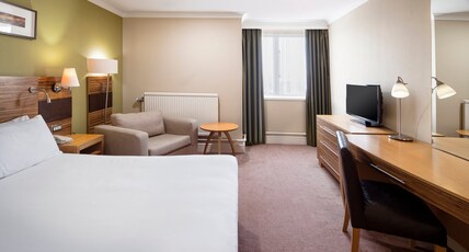 Crowne Plaza CHESTER Room Type - 1 Queen Standard Single Sofa Bed Crowne Plaza CHESTER Room Type - 1 Queen Standard Single Sofa Bed