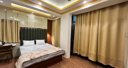Sarai Inn Park Circus Room Type - Super Deluxe AC Room with free WiFi