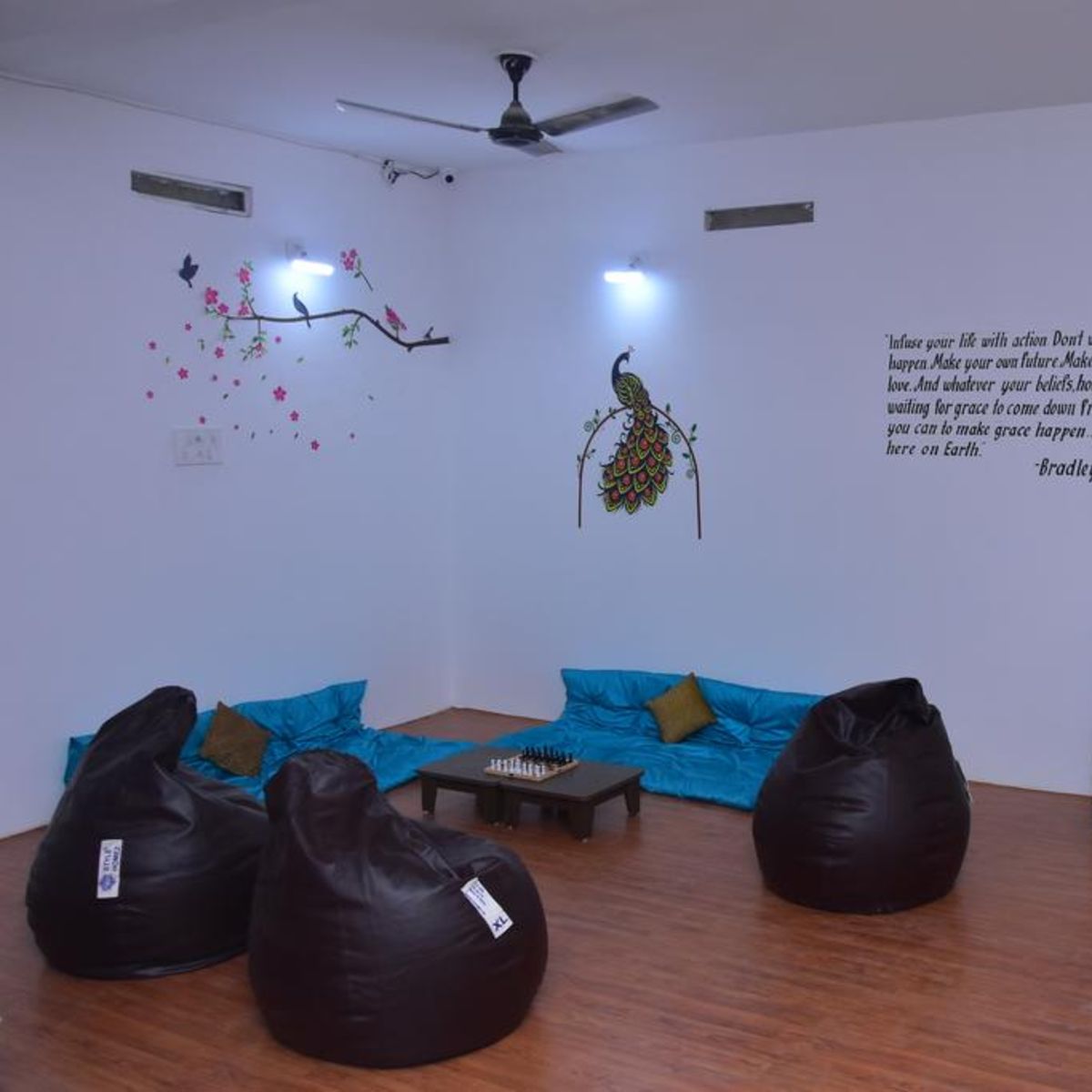 EPIC HOSTEL - Tap to explore photos