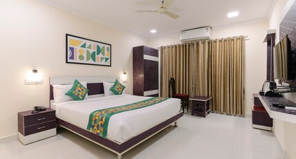 Treebo SNS  Grand Inn With Swimming Pool Room Type - Deluxe Room