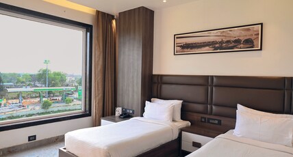 ECONEST HOTEL Room Type - Superior Twin Bed Room